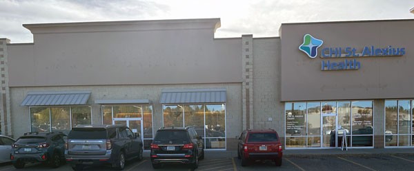 View of Pinehurst Clinic building from parking lot